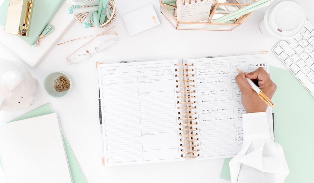 The Most Amazing Christian Planners For The Busy Woman For 2023